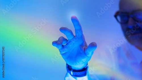 Φωτογραφία Man touching a padlock shield icon