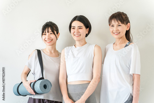 Tableau sur toile Yoga friends, yoga classes, Pilates, workouts, diet, family, friends