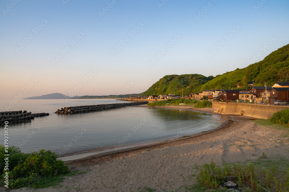 Fototapeta premium 新潟 出雲崎の海岸