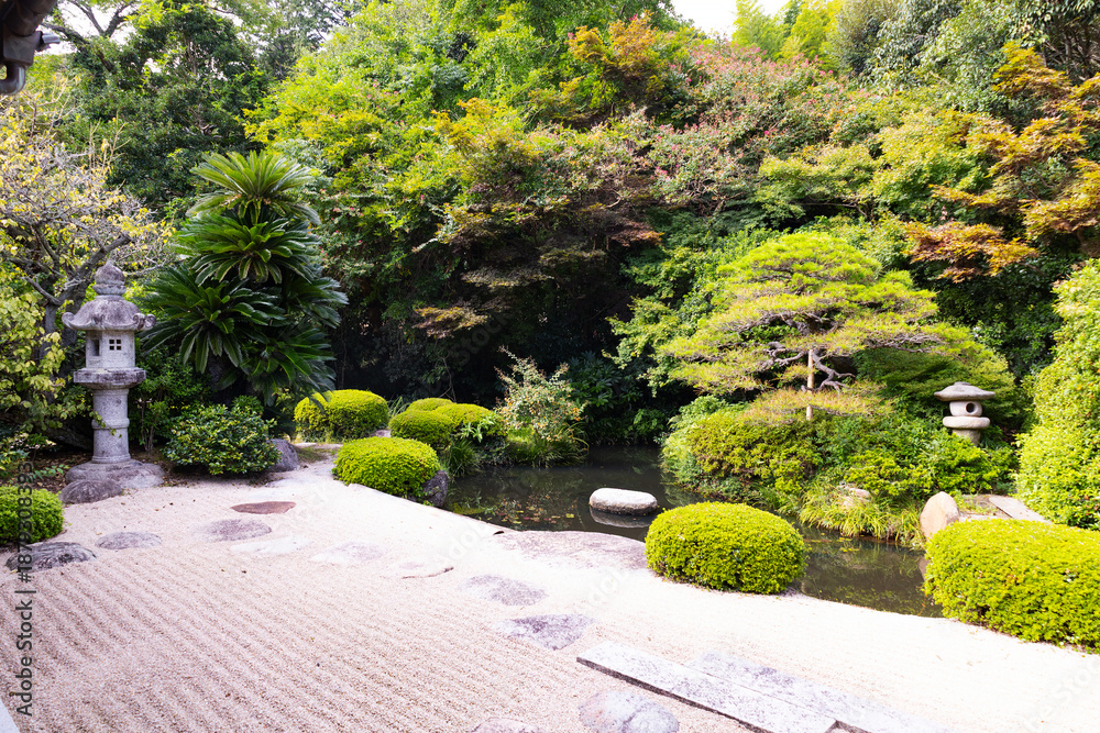 Obraz premium 松江藩主 菩提寺 月照寺 書院から望む庭園