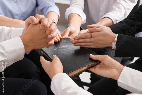 Group of business people pr...