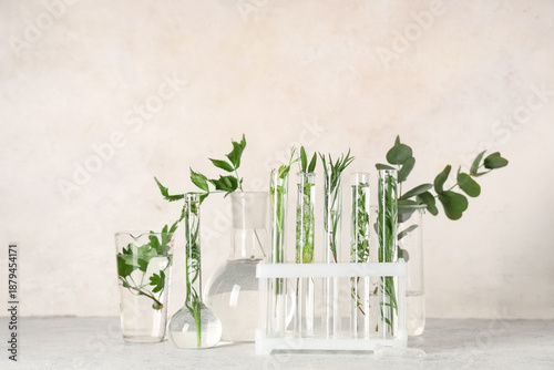 Laboratory glassware with h...