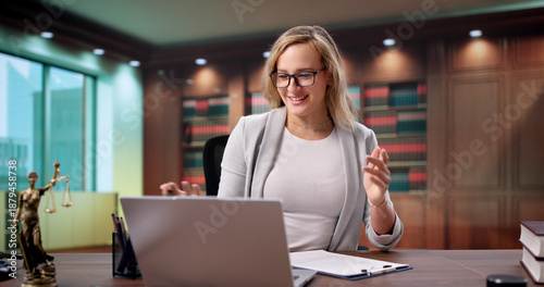 Quadro em tela Female Lawyer Conducting Legal Webinar Conference