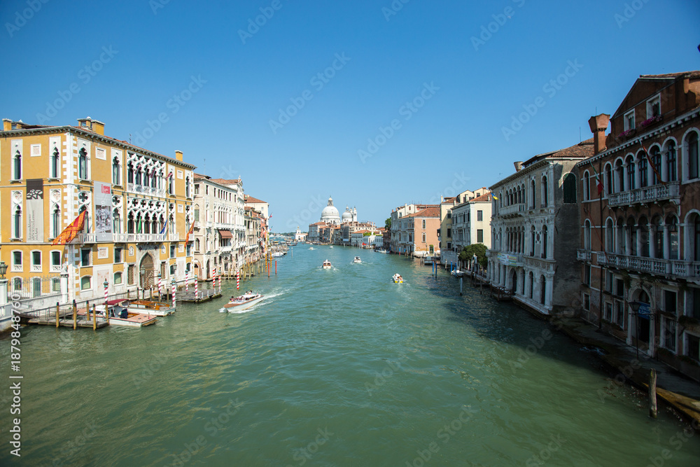 Fototapeta premium Venice, Italy, view of the city canal. Beautiful view of the old bridge in the evening.beautiful view of the Old Town