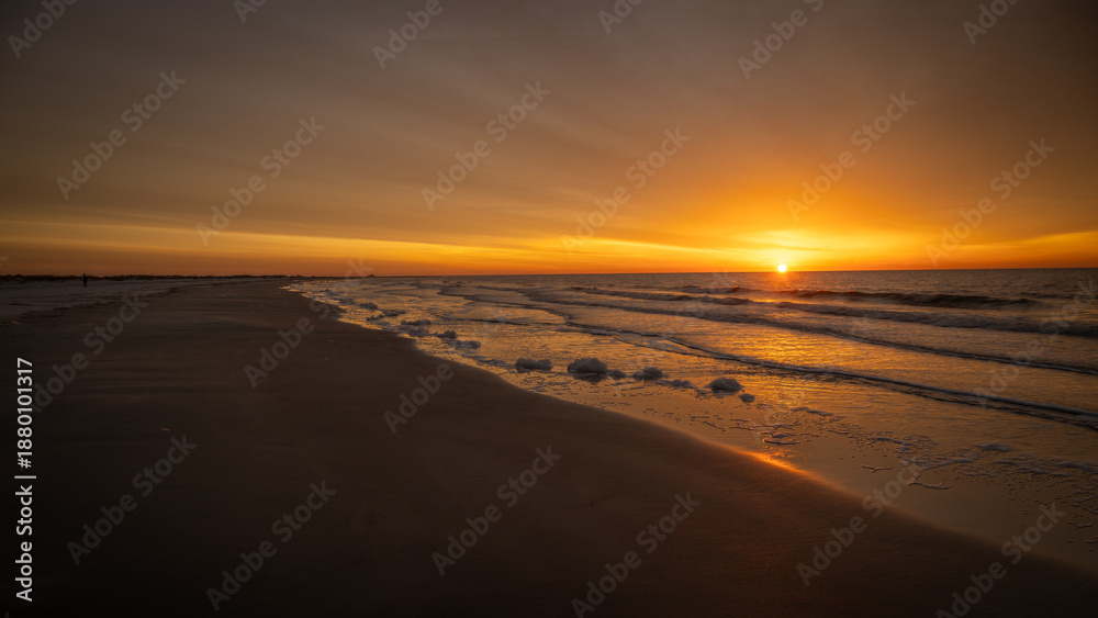 Obraz premium sunset at the beach