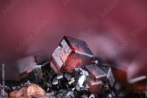 Εκτύπωση καμβά Andradite garnet on Manganite
