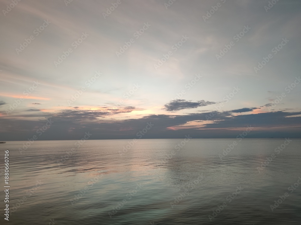 Fototapeta premium sunset over the sea