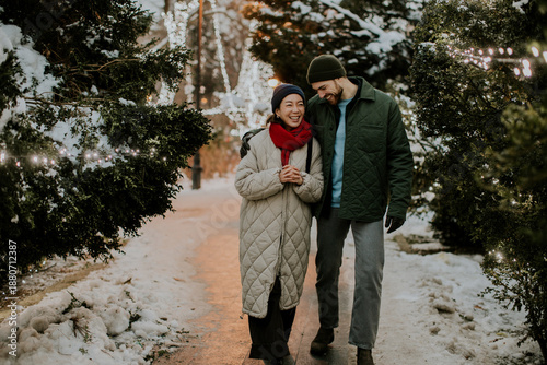 Winter stroll through a sno...