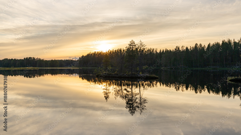 Fototapeta premium Finnland, Land der Ruhe und der unendlichen Weite