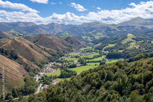 Paysage de la vallée des Aldudes, Pays Basque