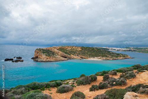 Billede på lærred Rocks on the island of Malta's Blue Lagoon with turquoise sea water