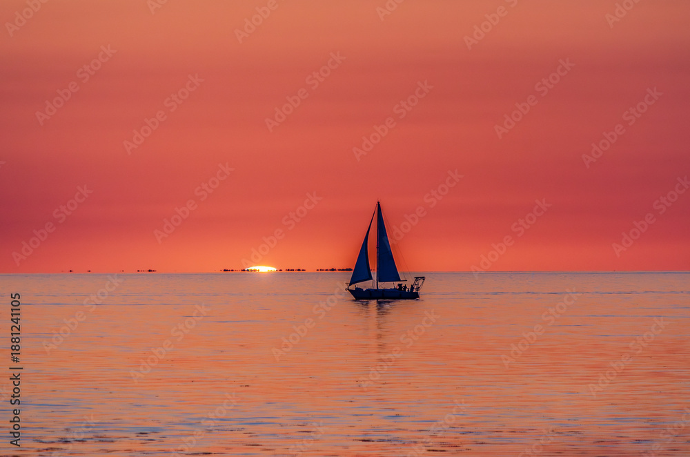 Fototapeta premium sailboat at sunset