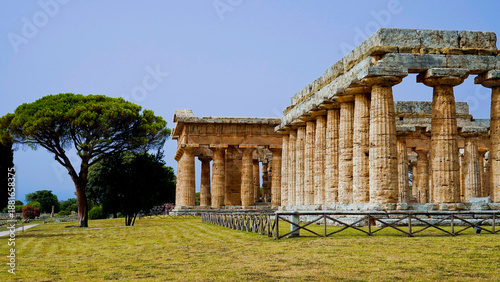 Canvas Print La magnificenza dei templi e degli scavi archeologici dell'antica città greca di