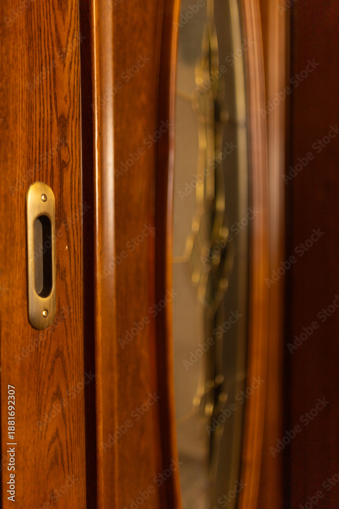 Obraz premium Interior doors with glass inserts and patterns