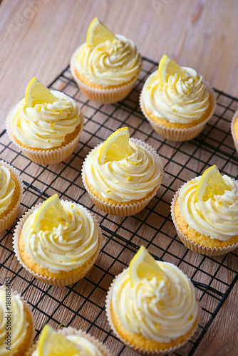 lemon cupcake