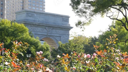 Wallpaper Mural New York City Manhattan Washington Square Park arch, United States. Marble historic monument Greenwich Village. 5 fifth avenue triumphal arch. Autumn fall garden greenery. George Washington memorial. Torontodigital.ca