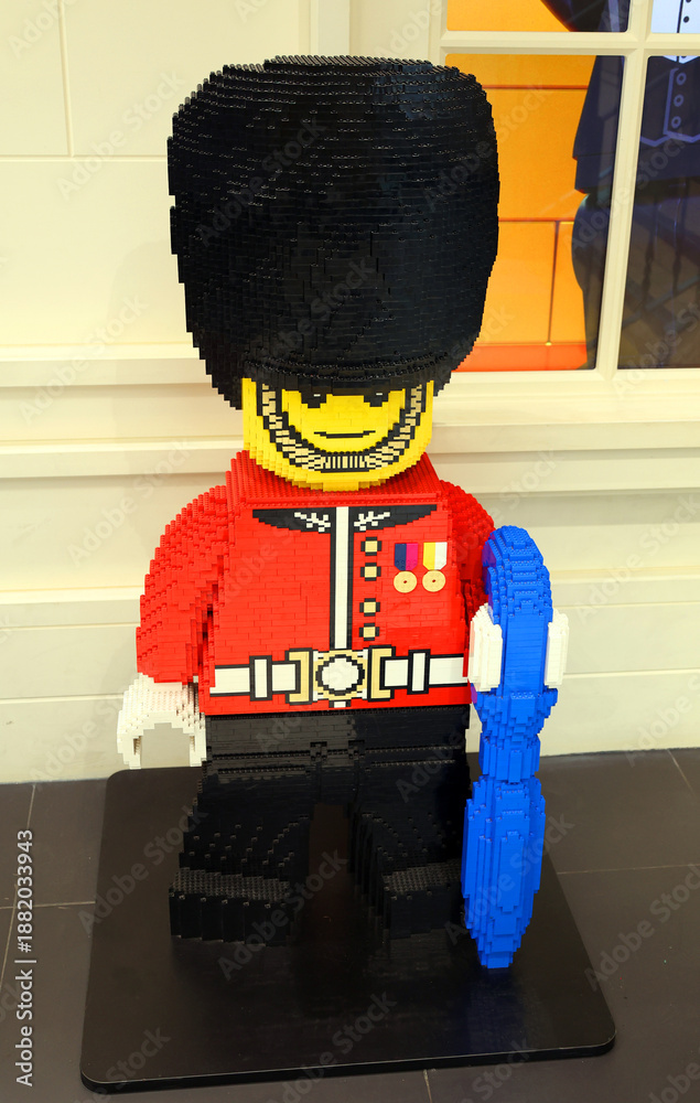 Naklejka premium LONDON UNITED KINGDOM 06 19 2023: Royal Guard built from LEGO bricks displayed in the world's largest LEGO store