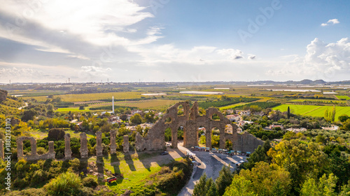 Foto Aspendos Aerial panoramic view of the Roman aqueduct that served the ancient city