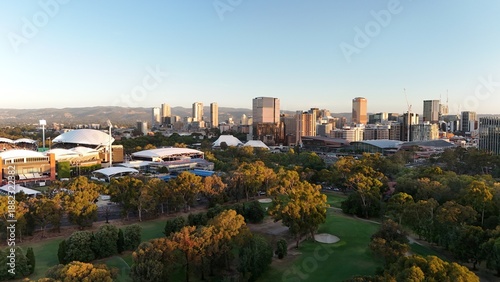 Foto Adelaide City, South Australia – Aerial Drone View of City Skyline, CBD, urban l