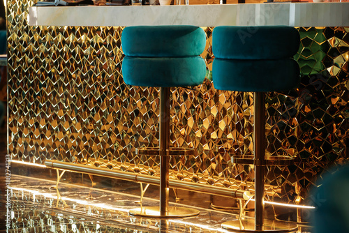 Photos High-end restaurant and bar interior