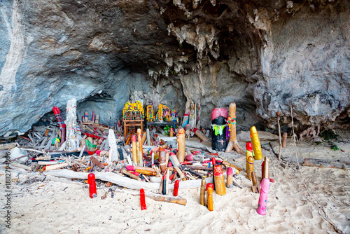 Φωτογραφία Princess Cave at Phra Nang beach, Thailand