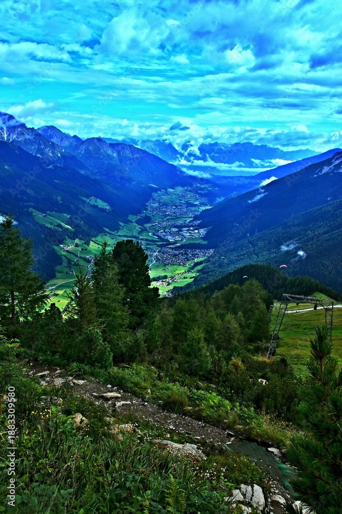 Fototapeta premium Austrian Alps - view of the Stubai Valley from the Elferhütte