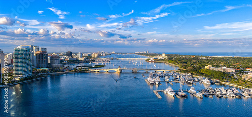 Photos aerial view of West Palm Beach and Royal Park Bridge