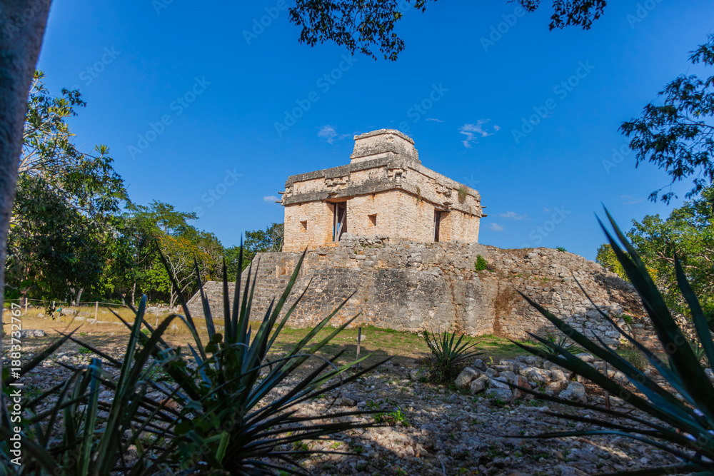 Obraz premium Dzibilchaltún Zona Arqueológica, Yucatán, México