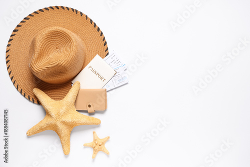 Hat, starfishes, wallet and...