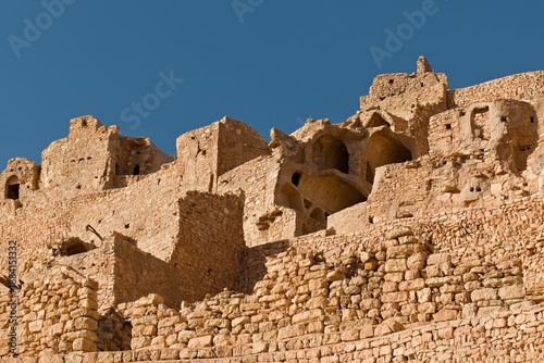 Foto Ruins of the Berber village of Ksar Chenini, which was built in the 12th century