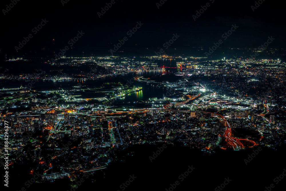 Fototapeta premium 皿倉山展望台から見る北九州市の夜景