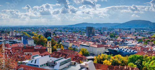 Fotografie Panoramic View of Graz Old Town and Kunsthaus