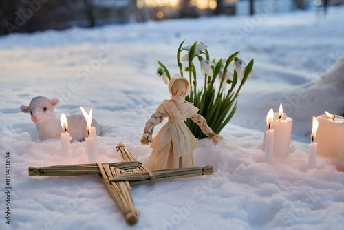 Valokuva Imbolc pagan altar with brigid cross and snowdrops