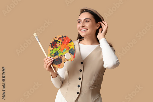 Beautiful female artist wit...
