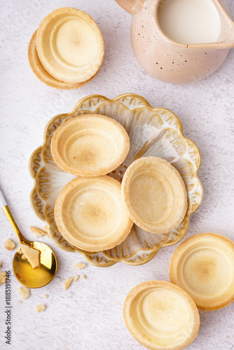 Plate with homemade tartlet...