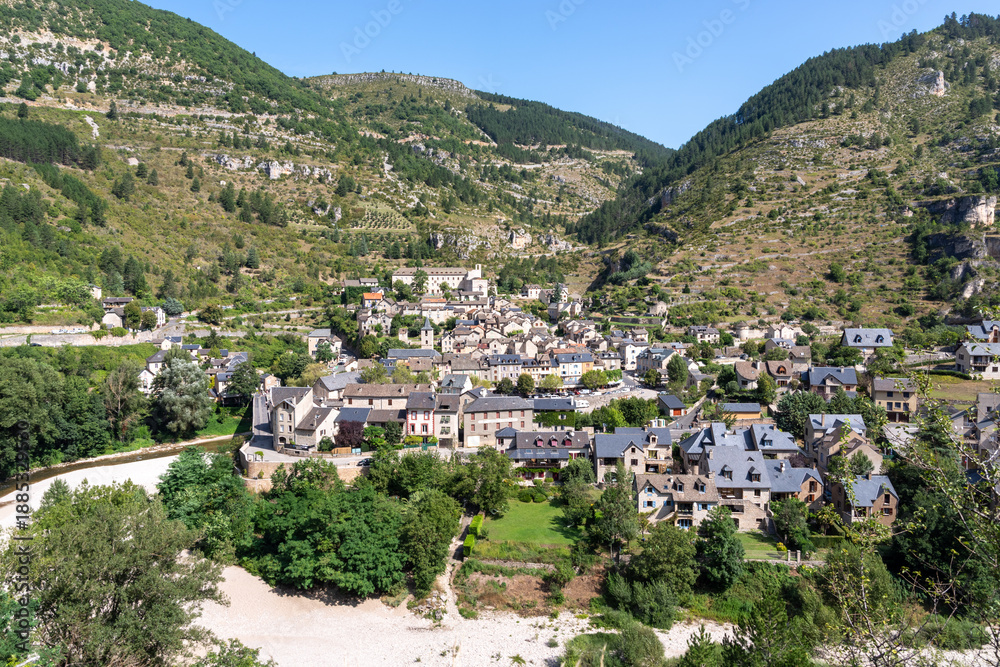 Obraz premium Sainte-Enimie village and Tarn River in Gorges du Tarn Causses, France