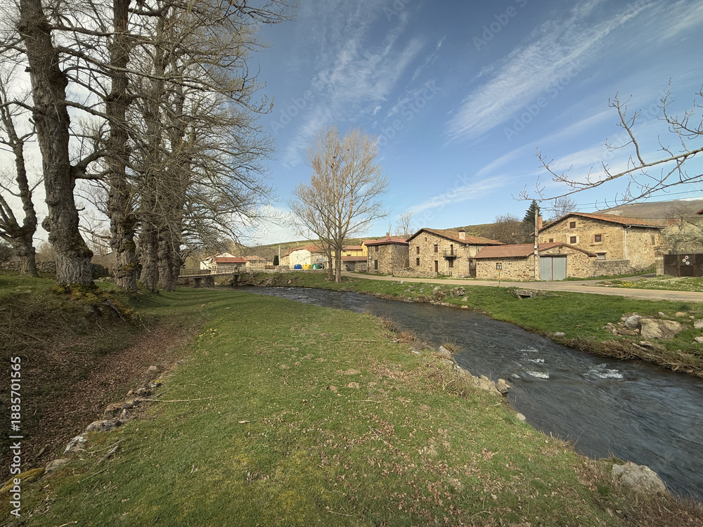 Fototapeta premium Picturesque view of Pisuerga River in San Juan de Redondo