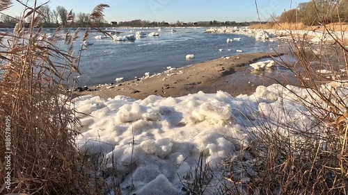 Drift ice on the Elbe