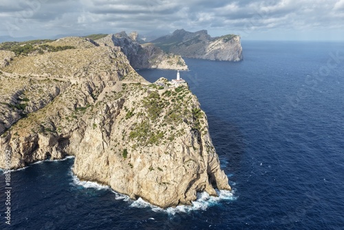 Küste von Cap Formentor auf Mallorca mit Leuchtturm 