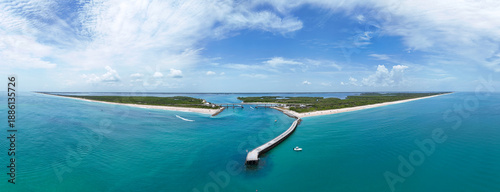 Tableau sur toile Panoramic of Sebastian Inlet State Park and fishing pier in Melbourne Beach in Brevard County, Florida