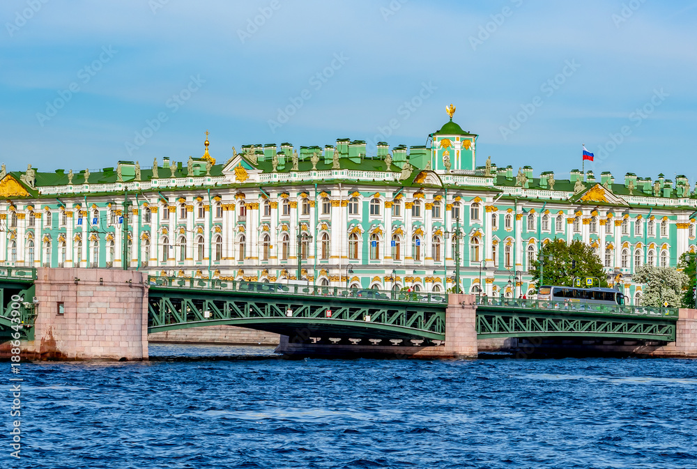 Naklejka premium State Hermitage museum (WInter palace) and Palace bridge over Neva river, Saint Petersburg, Russia