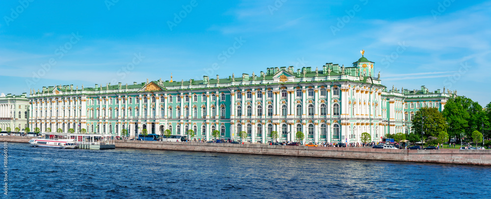 Fototapeta premium Winter Palace (State Hermitage museum) and Neva river, Saint Petersburg, Russia