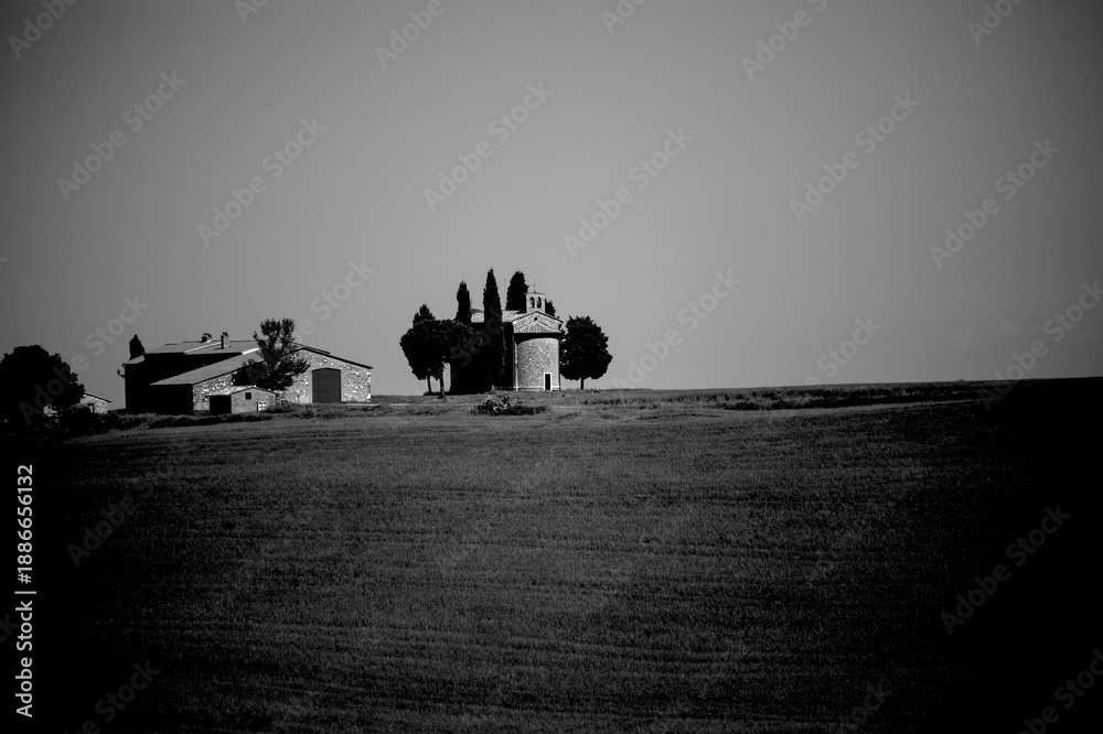 Fototapeta premium Italia panorami della Toscana in bianco e nero. Provincia di Siena,Val D'Orcia e Chianti Senese. Toscana, Italia 