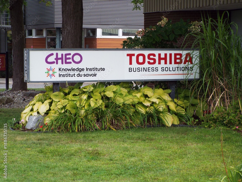 Obraz premium Ottawa, ON, Canada-July 9,2025: A horizontal monument sign for 