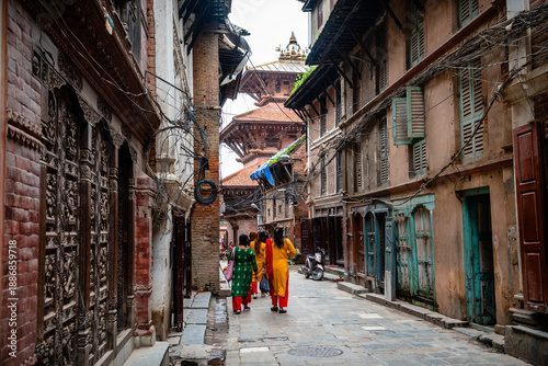 Slika na platnu street view of kathmandu old town, nepal