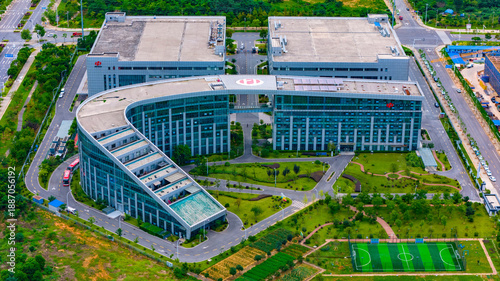 Cuadro en lienzo Aerial View Modern Technology Park Industrial Campus with Glass Buildings