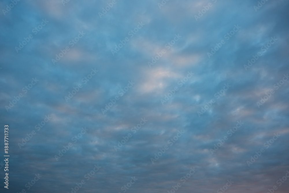 Obraz premium Layers of cloud on the blue sky in the morning.
