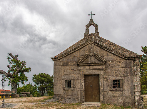 Chapelle rurale sur les pentes du massif de l'Estrela à Seia, Portugal
