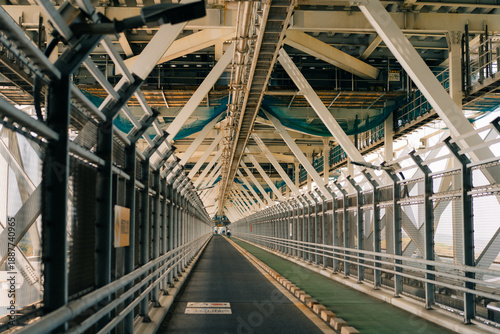 Fotografía shikoku, japan - 3 august 2025 passages for cyclists on the bridges over the Seto Inland Sea in Japan