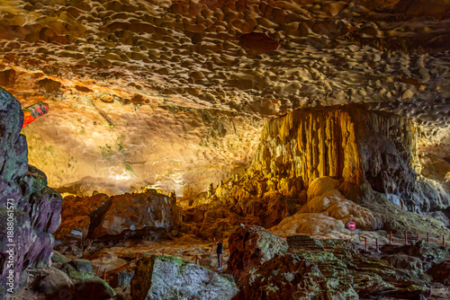Quadro su tela Sung Sot, Surprise Cave, Ha Long Bay, Vietnam